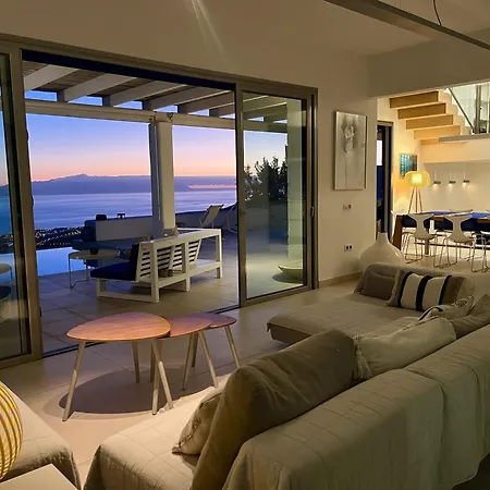 Itaca Vista Mar Y Piscina Climatizada *